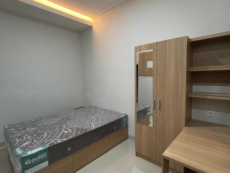 Kost Nuri3 Bed140 dari pintu